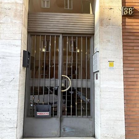 Ferienwohnung Amazing Flat With Terrace Mailand Exterior foto