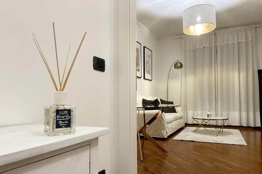 Ferienwohnung Amazing Flat With Terrace Mailand Exterior foto